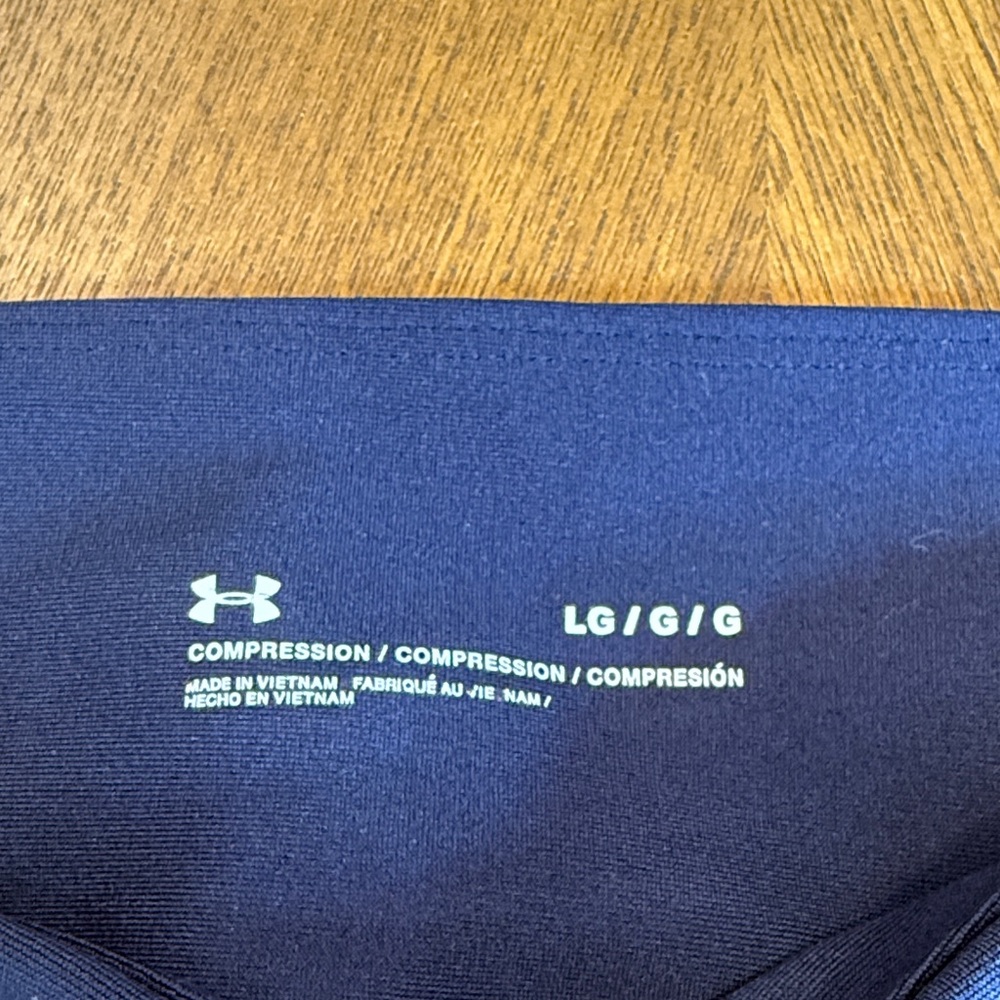 Under Armour Women’s Blue Crop Leggings - Picture 2 of 5